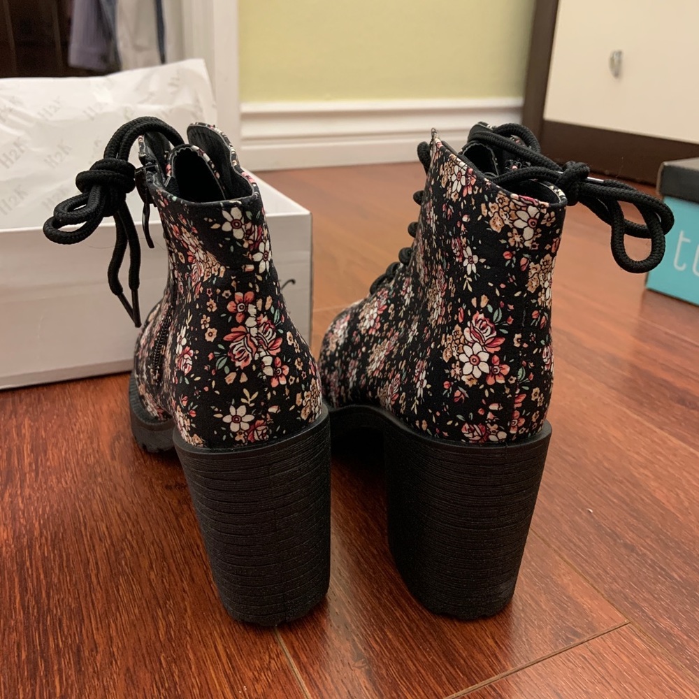 Ankle Boots - Picture 3 of 6